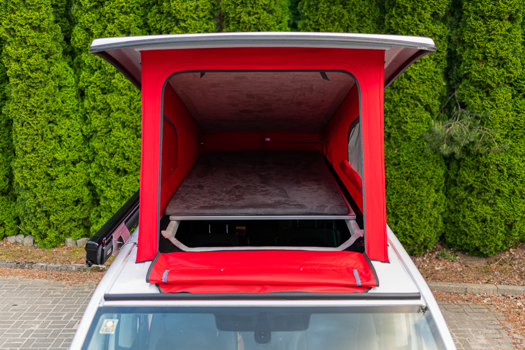czerwony namiot samochodowy auto